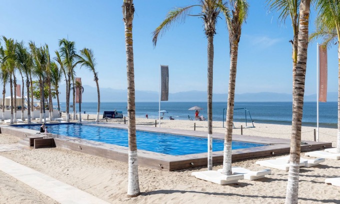 Flamingos Condo | Condo Aria Ocean 306