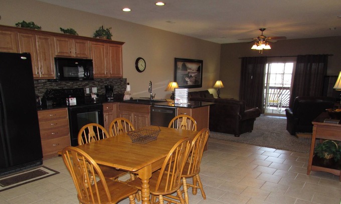 Hollister Condo | Condo B-3 3 Bedroom Condo by Redawning