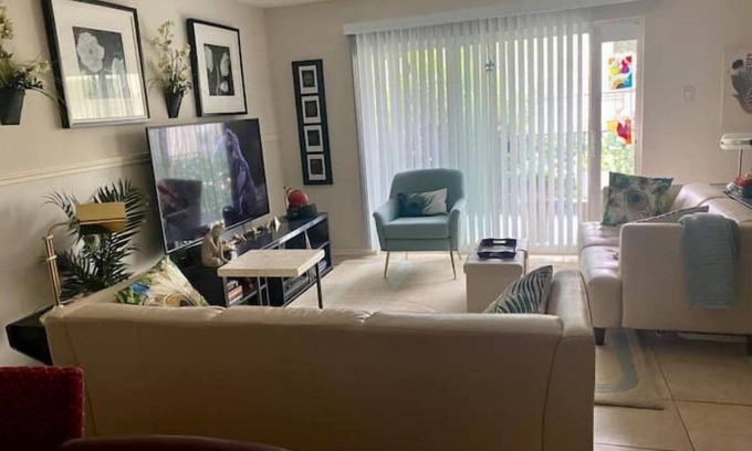 Uptown Condo | Condo - Desirable Area of Alamo Heights in San Antonio