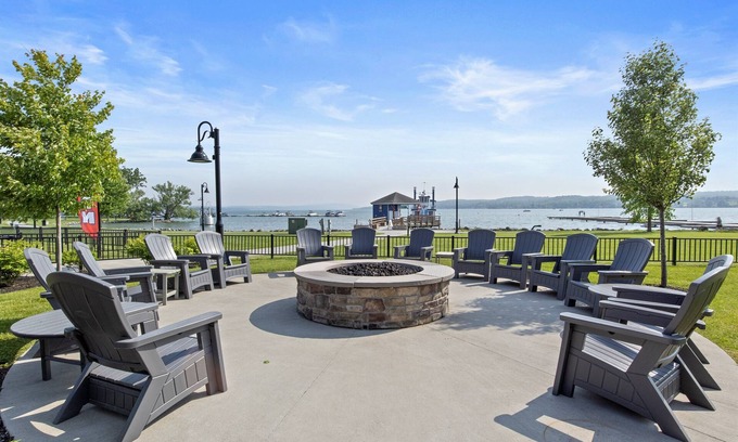 Canandaigua Condo | Condo| | Hot Tub | Pool | Restaurant | Canandaigua Lake