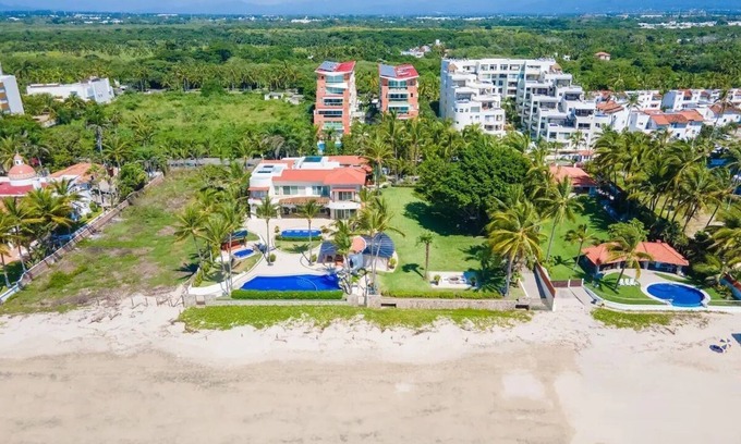 Nuevo Vallarta Hotel | CONDO IKARIA by TRVL2HM