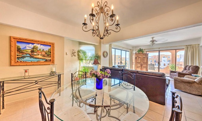 Centro Apartment | Condo in Plaza Nautica Less Than 1 Mile to The Arch!