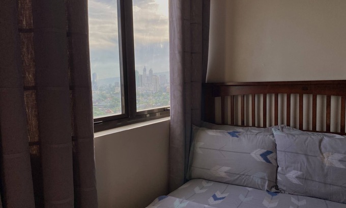 Mabolo Condo | Condo WIFI up to 100mbps Infinity Pool
