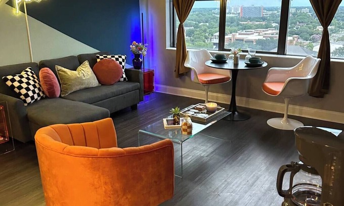Downtown Jacksonville Condo | Condo with high rise views