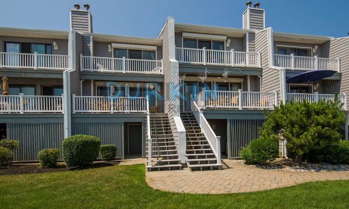 Eastward Look House | Condo with ocean views across the street from the beach