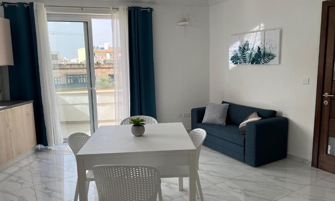Gzira Apartment | Condo with Patio overlooking Piazza