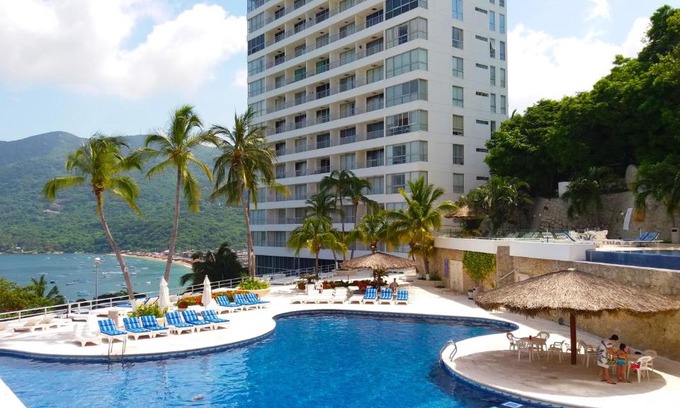 Punta Diamante Apartment | Condominio Torreblanca Cabo Márquez