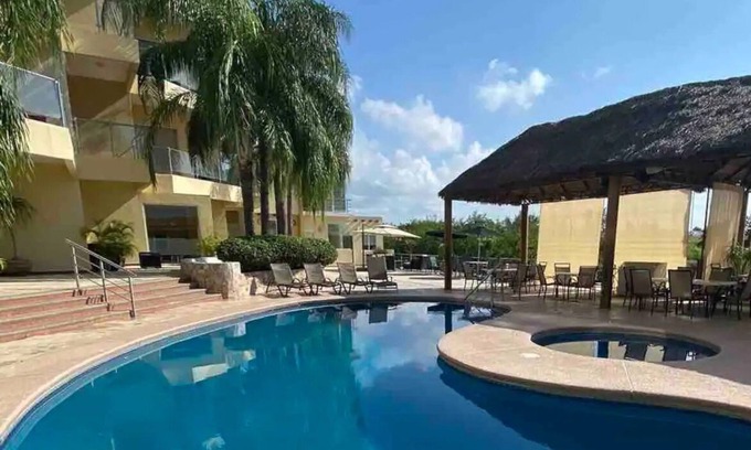 Zona Dorada Hotel | Condos Marina H