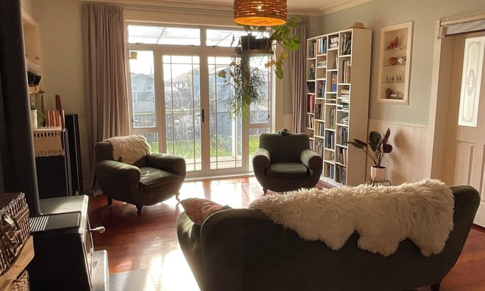 Havelock North House | Confortable family home with rural outlook near village