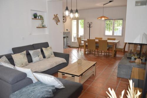 Cuges-les-Pins Villa | Confortable Villa de vacances et sa piscine à Cuges les pins à 2km OK Corral 20km plages