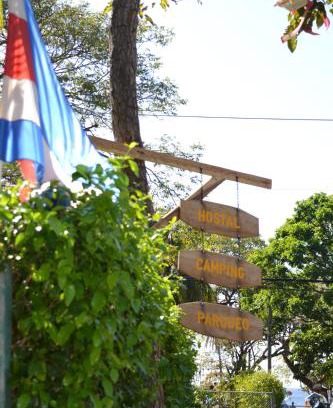 Playa Hermosa House | Congos Hostal y Camping