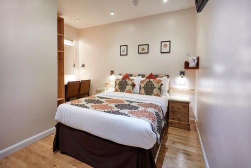 Headington House | Conifers Guest House