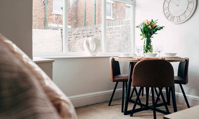 Preston House | Connaught Place | 4 Bedrooms Parking Contractors