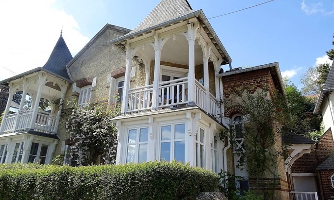 Hautot-sur-Mer Ski Chalet | Consolata