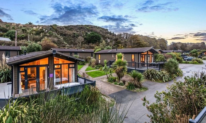 Mullion Ski Chalet | Constantine Premier Lodge