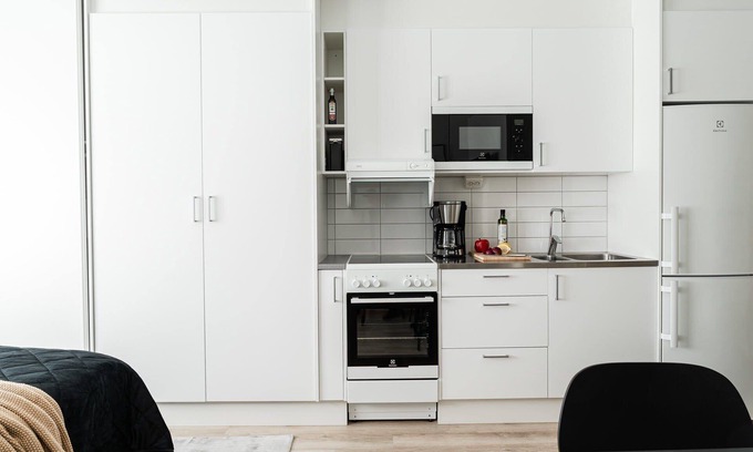 Notviken Apartment | Consultant's Luleå Hub: Work & Rest