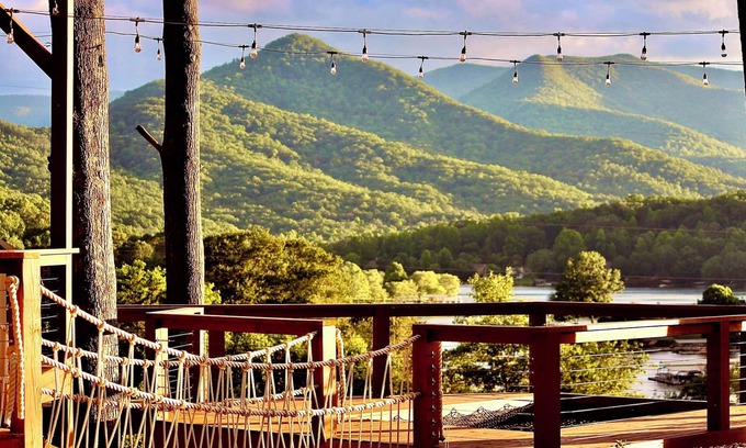 Hiawassee Cabin | Container Treehouse Lake and Mountain Views Hot Tub