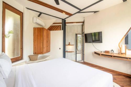Pererenan Hotel | Contemporary 1-br Loft With Art Deco Shared Pool