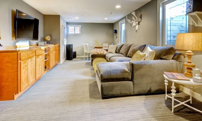 South Boulder Apartment | Contemporary 2bd Lower Level Apt