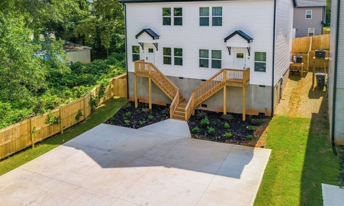 Dunean House | Contemporary 3BR Condo: Quick Drive to Downtown