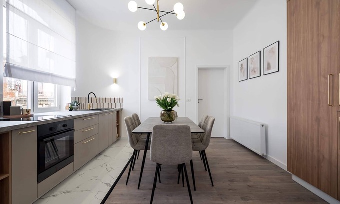 Bucharest City-Centre Apartment | Contemporary Aparthotel 2-BR Flats Near Old Town, Quiet & Serene