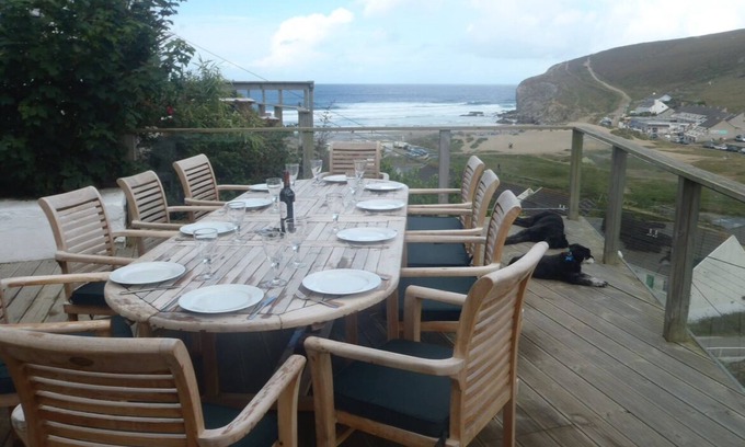 Porthtowan House | Contemporary Beach House with sea views and short walk to Blue Flag beach