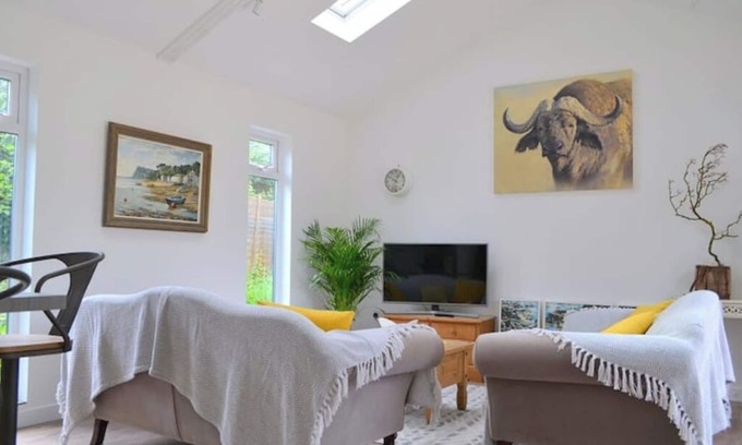 Shaldon Ski Chalet | Contemporary chalet near Shaldon Devon coast