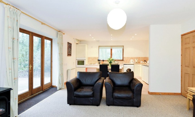 Cornwall Ski Chalet | Contemporary cottage style single storey lodge.