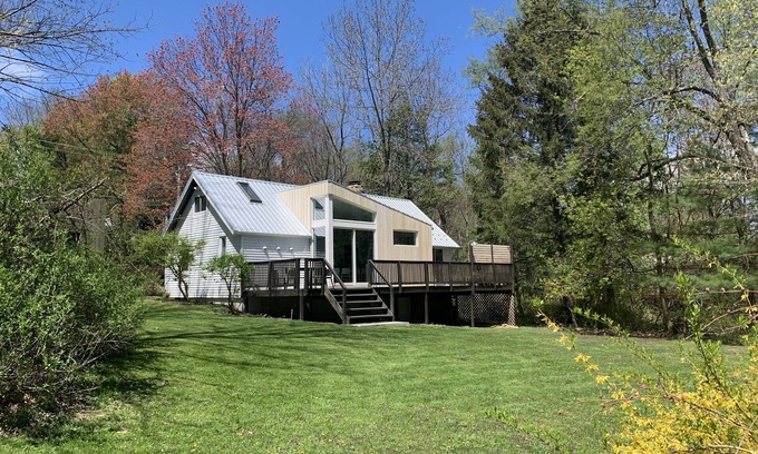 Highland Lakes House | Contemporary Cottage less than an hour from NYC!