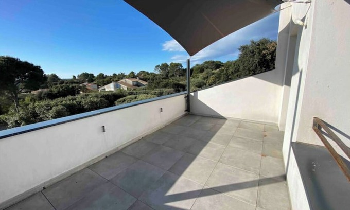Saint-Gely-du-Fesc Villa | Contemporary pool villa