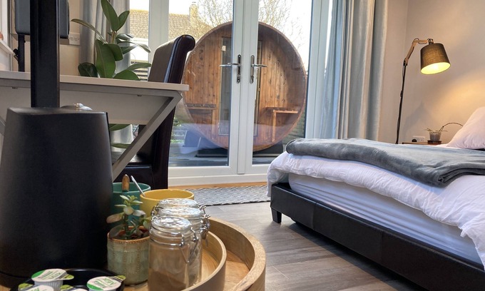 St. Eval House | Contemporary Guest House With Outside Barrel Sauna