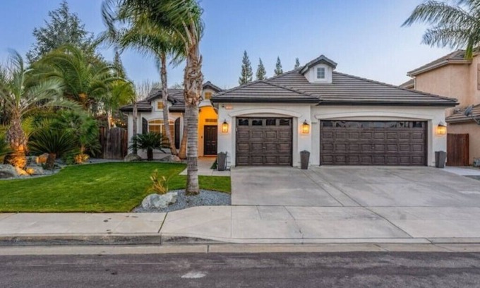 Raisin House | Contemporary Home in Best location!nnnn