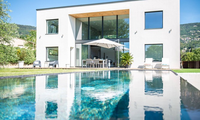 Peymeinade House | Contemporary house