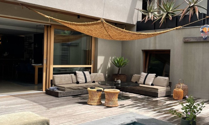 Le Redon House | Contemporary house with pool at the foot of the calanques