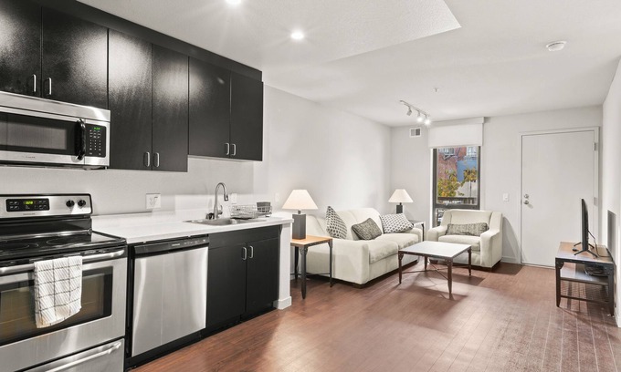 Inner Mission House | Contemporary large 1BR, in unit Washer/Dryer, FREE parking with all amenities!