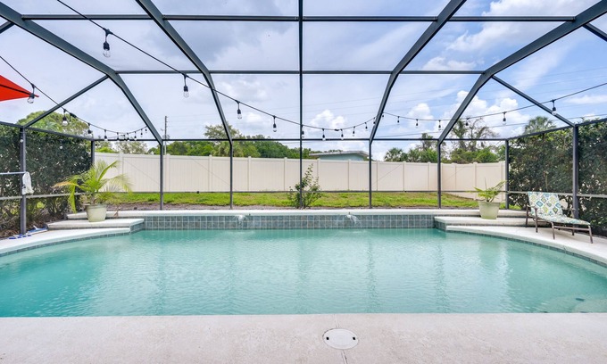 Lutz House | Contemporary Lutz Home: Private Pool, Pet Friendly