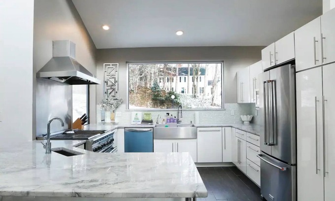 Bushnell Basin House | Contemporary/Modern 3 bedroom Family Custom home