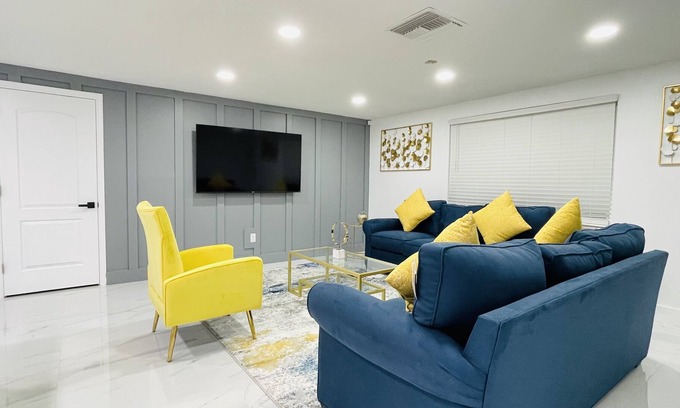 Temple Crest House | Contemporary Retreat In Tampa.
