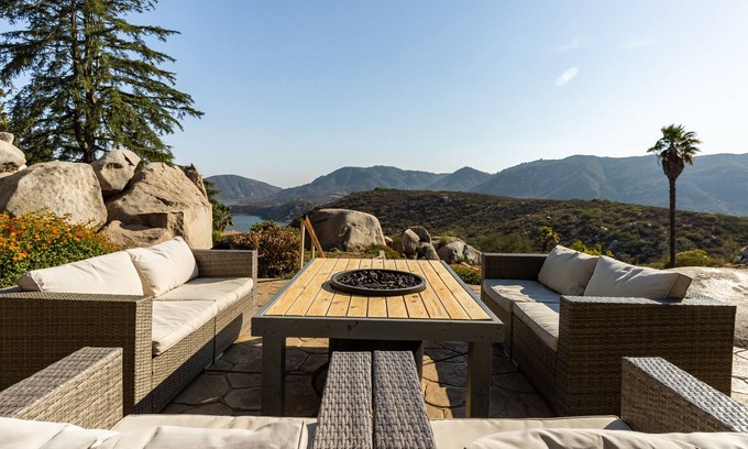 Lake Hodges Villa | Contemporary Retreat with Private Pool and Lake Views