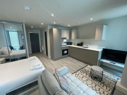 Bracknell Apartment | Contemporary Studio with free Parking in Bracknell