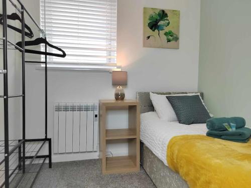 Peterborough House | Contractors Welcome to Chantry close stay!