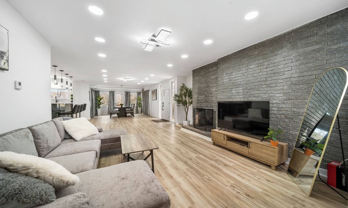 Lawrenceville House | Convenience location Spacious Cleaning in Lawrenceville