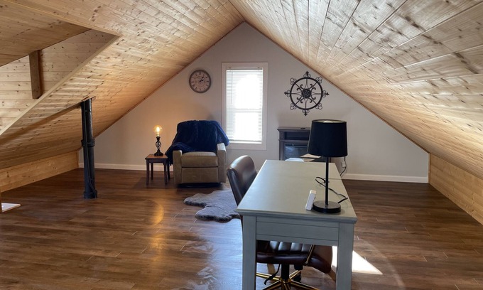 Rochester Apartment | Convenience Meets Comfort & Cozy