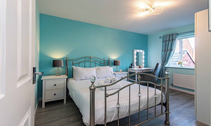 Derby House | Convenient 2 Bedroom House Near Derby City Centre