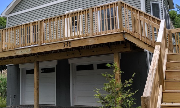 Saratoga Springs House | Convenient Location - N. End of Saratoga Lake