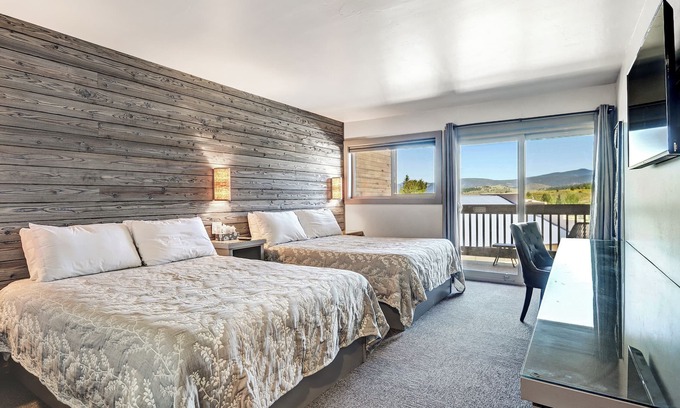 Angel Fire Hotel | Convenient Location | Elk Horn Lodge 301
