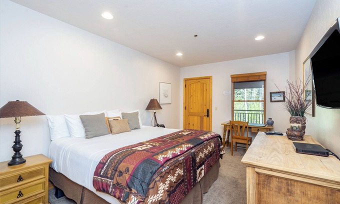 Mountain Village Hotel | Convenient Mountain Village Hotel Room with Great Amenities