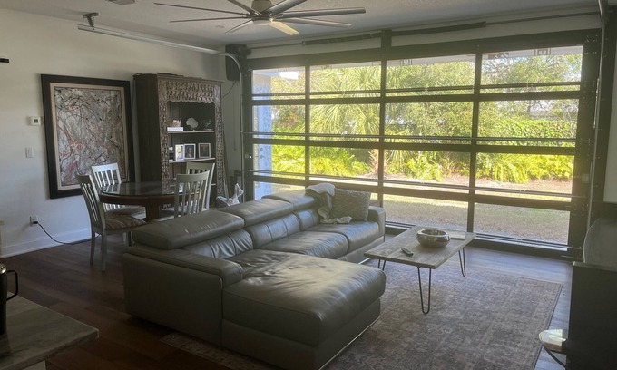 Arlington Park House | Convenient + Quiet + Relaxing/Close to Beaches + Close to Activities