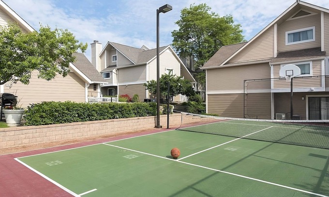 Westlake Hotel | Convenient Stay in Westlake! 3 Family-friendly Units, Free Parking, Pets Allowed
