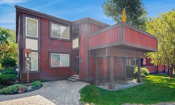 Elkhorn Apartment | Convenient Studio, Walking Distance to Sun Valley Lake - Shopping, Skiing Nearby